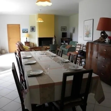 Monlaur-bernet, 8 Pieces, 14 Personnes - Fr-1-483-54 Ferienhaus Monlaur-Bernet